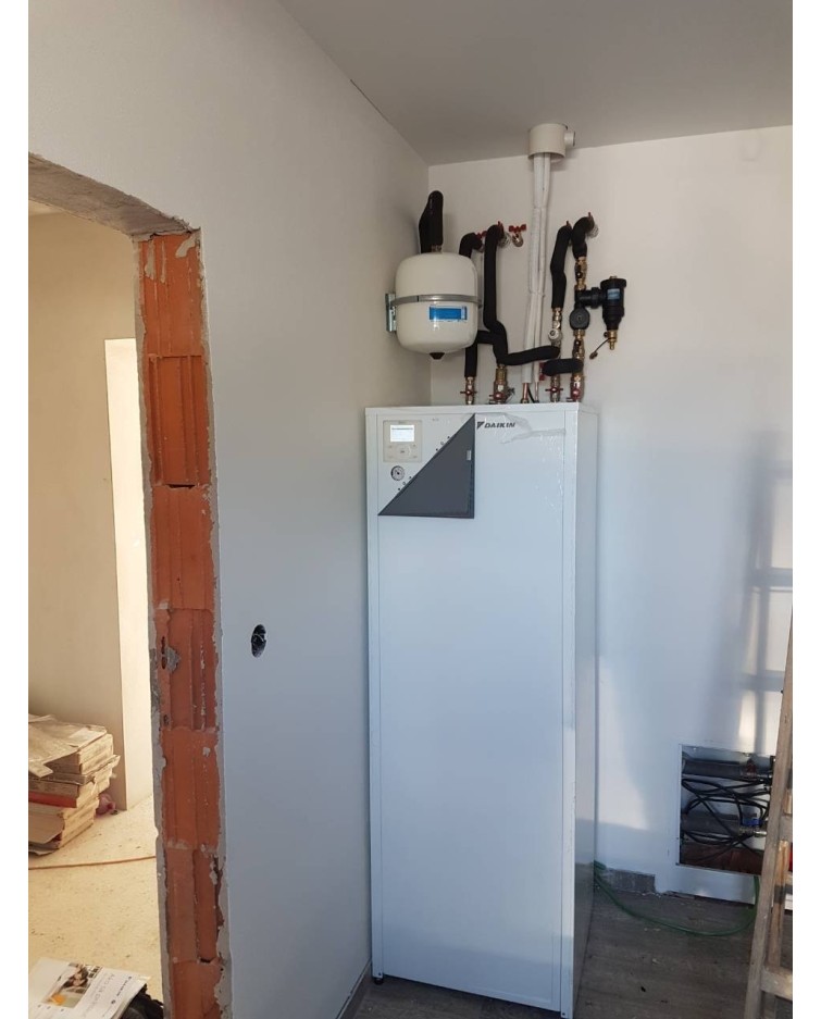 Inštalácia Tepelného čerpadla Daikin EHVX, Považský Chlmec