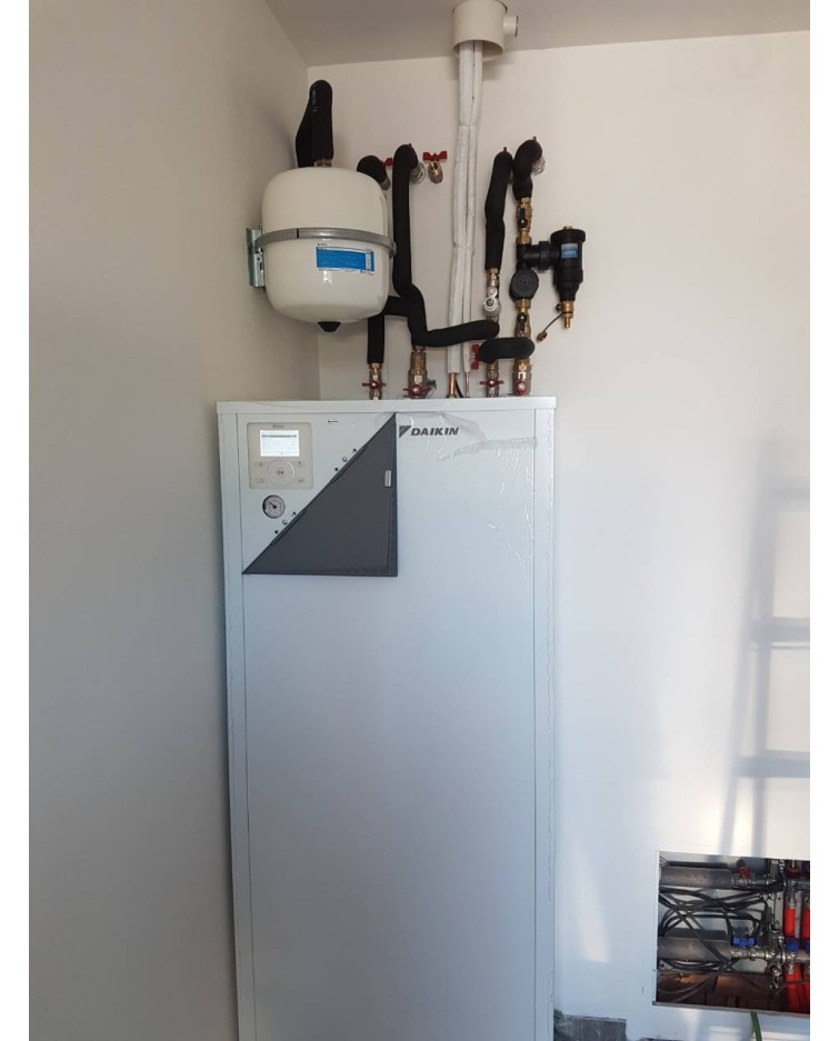 Inštalácia Tepelného čerpadla Daikin EHVX, Považský Chlmec