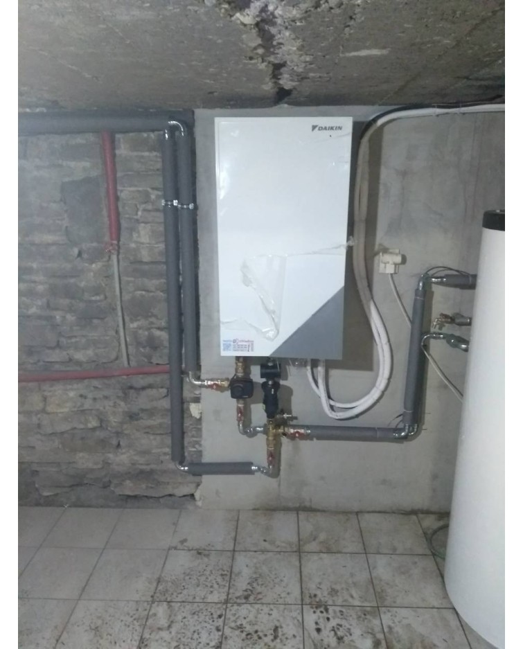 Inštalácia tepelného čerpadla Daikin EHBH, Čierne