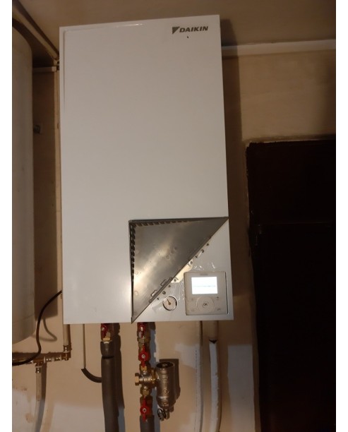 Inštalácia tepelného čerpadla Daikin EHBH, Poniky