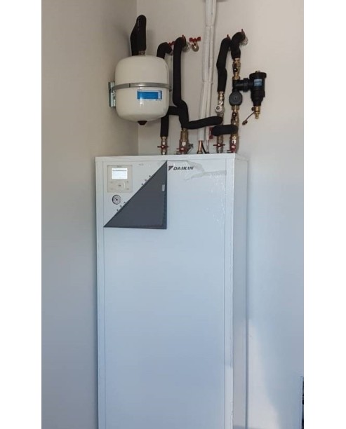 Inštalácia tepelného čerpadla Daikin EHVH, Dolný Vadičov