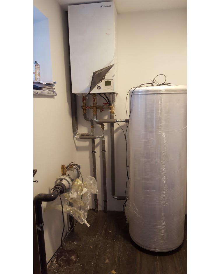 Realizácia tepelného čerpadla Daikin Altherma a fotovoltiky - Bratislava Rusovce